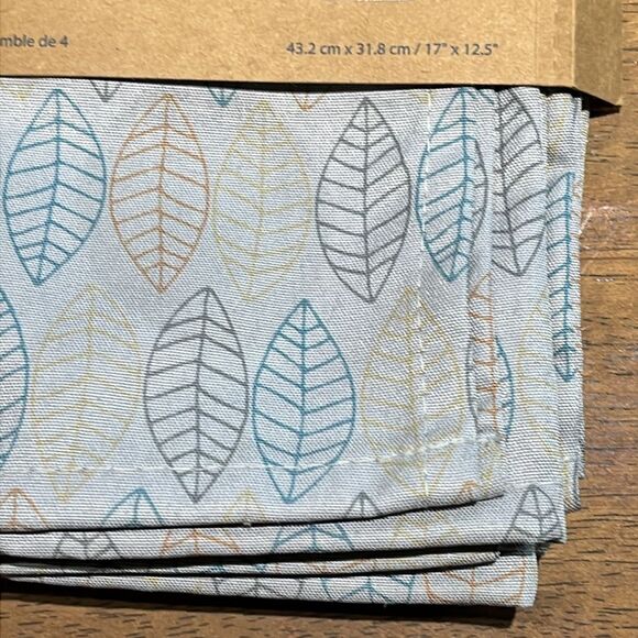 NWT Norwex Napkins Set of 4 Leaves Design - Picture 5 of 5